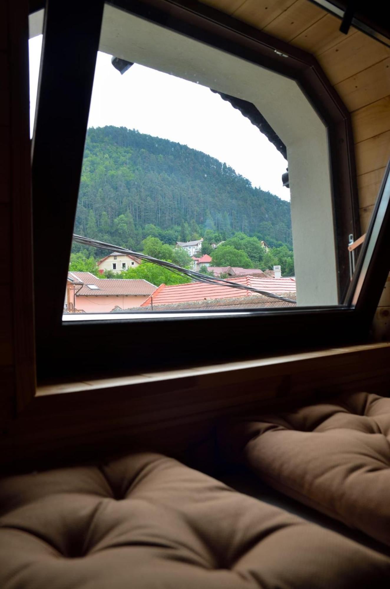 Casa Chiper - Attic Apartment With View Μπρασόβ Εξωτερικό φωτογραφία